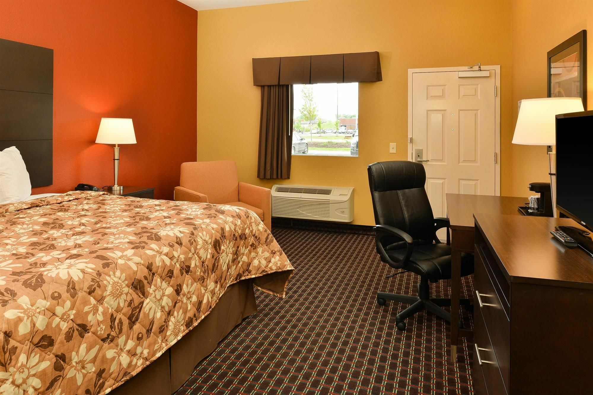 Americas Best Value Inn Tupelo Exterior photo