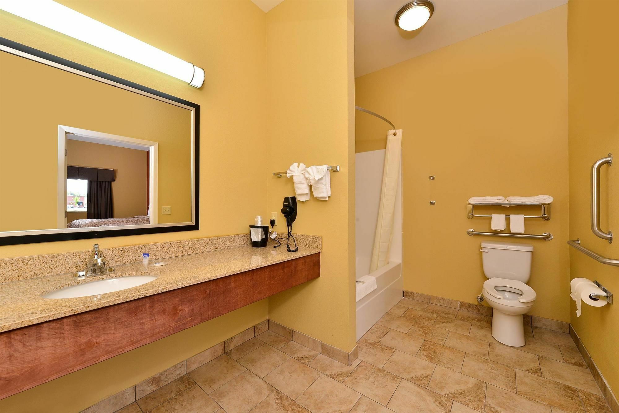 Americas Best Value Inn Tupelo Exterior photo